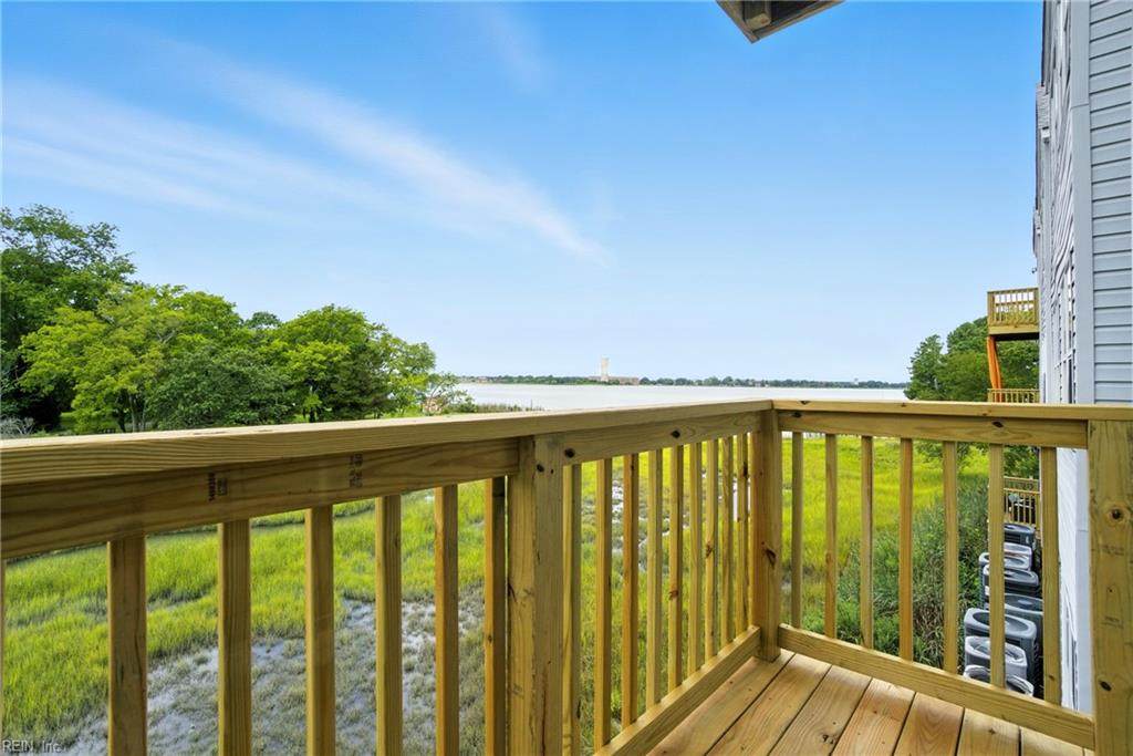 1563 King St - Photo 1