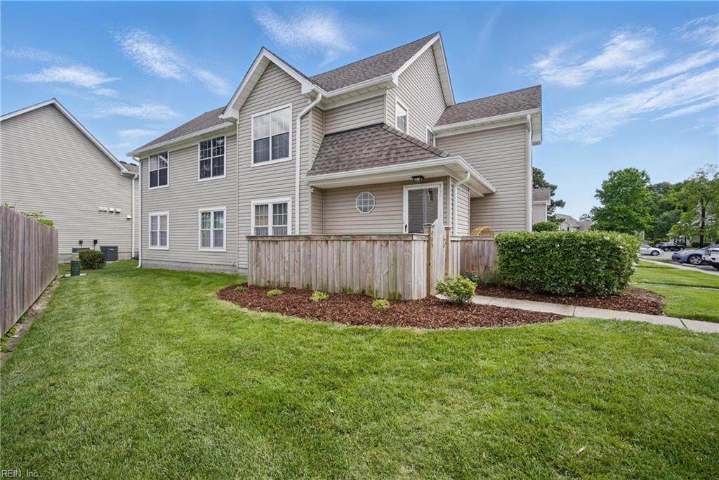 405 Adkins Arch - Photo 1