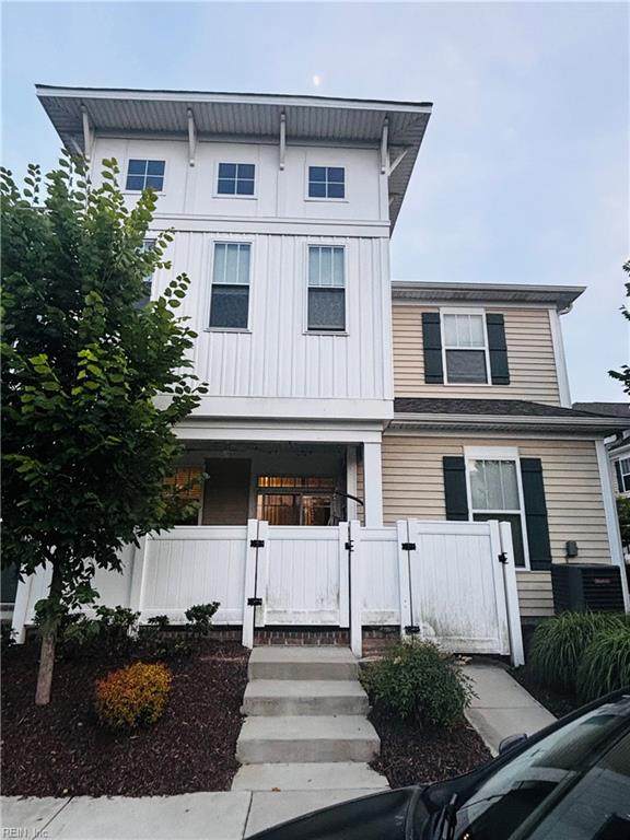 603 Fishers Ct - Photo 1