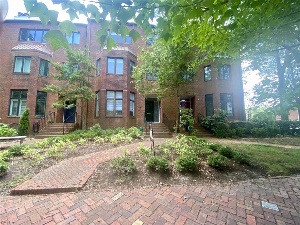 325 Freemason St - Photo 1