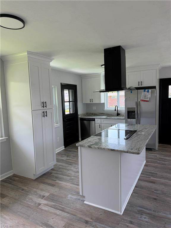 2452 Malden Ave - Photo 1