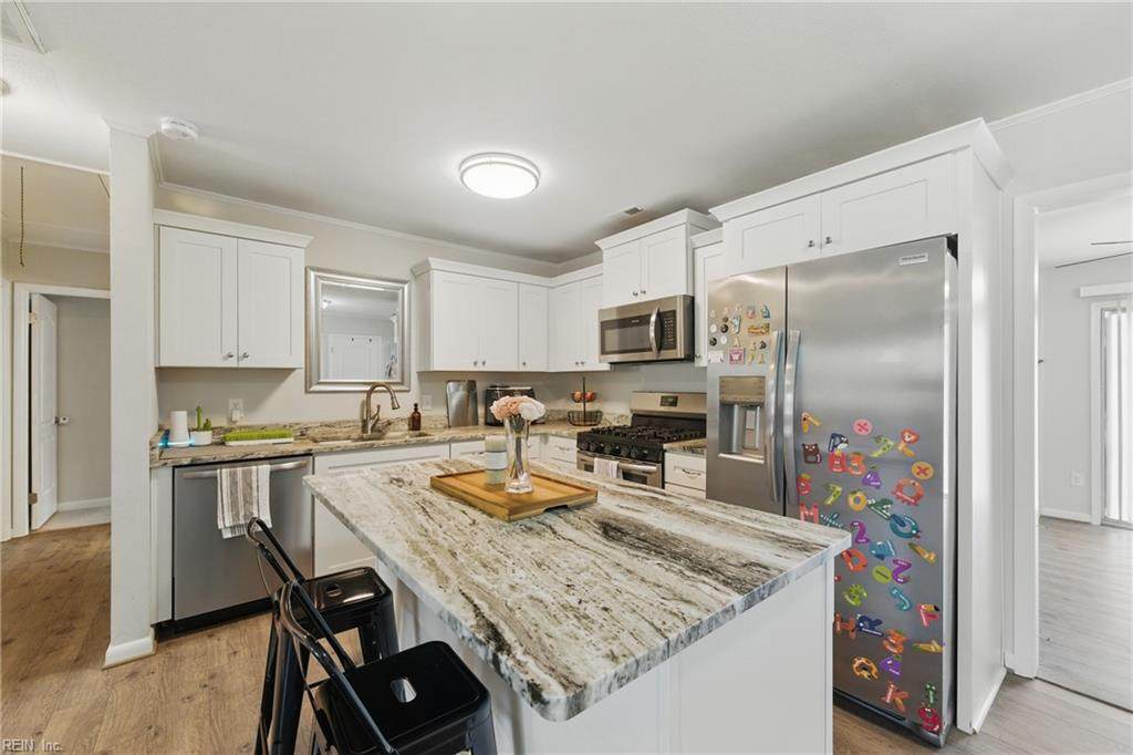 1832 Andrews Blvd - Photo 1