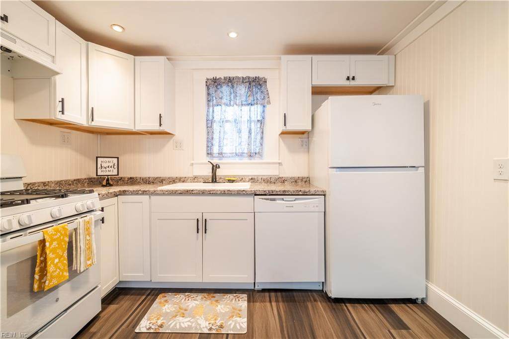 416 Chautauqua Ave - Photo 1
