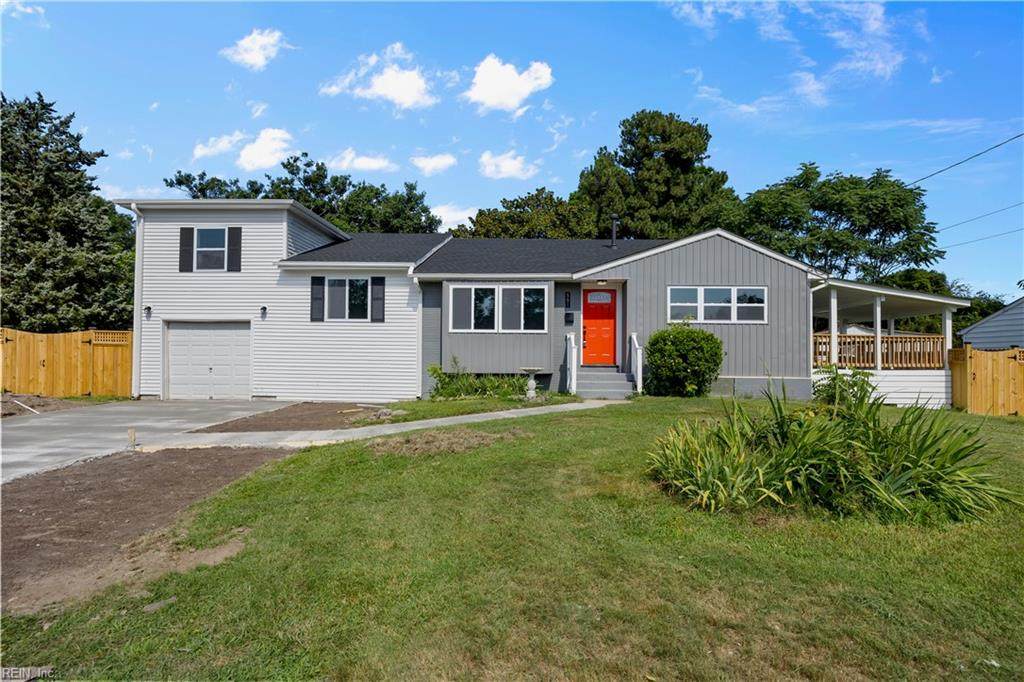 557 Sandburg St - Photo 1