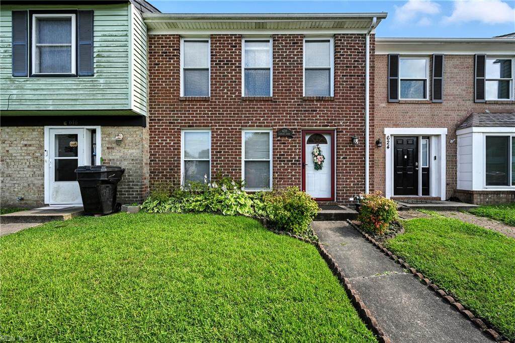 620 Chancery Sq - Photo 1