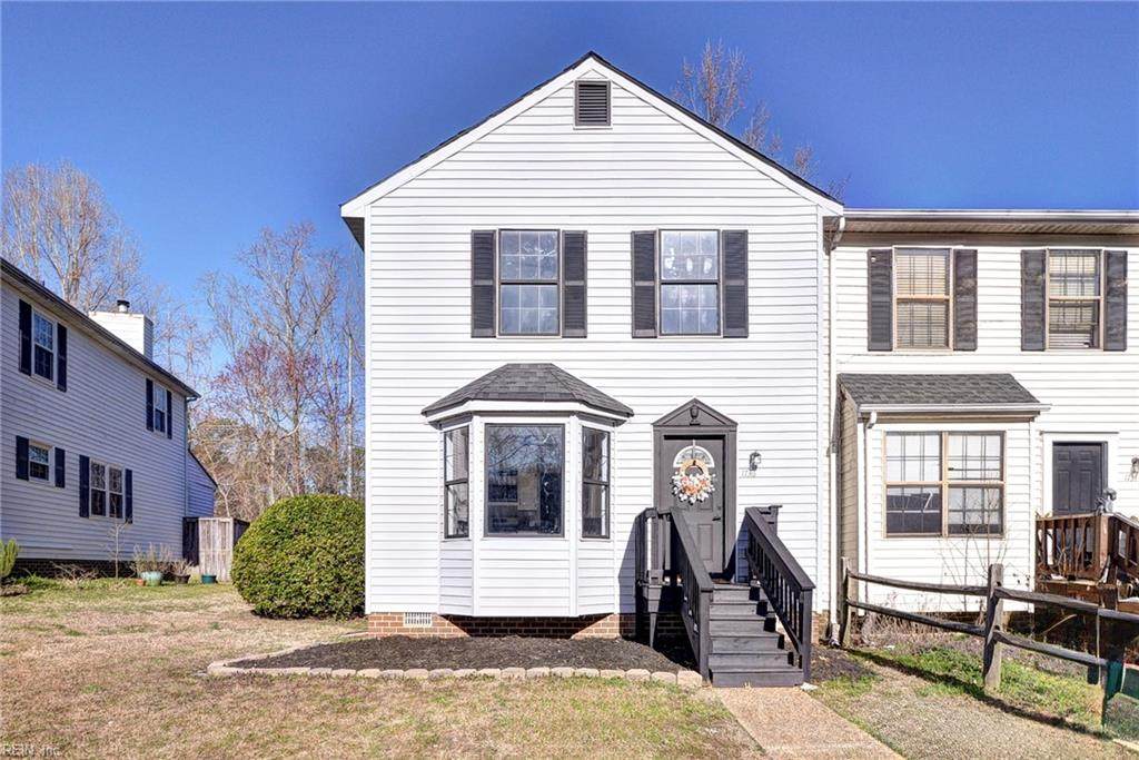 1736 Skiffes Creek Cir - Photo 1
