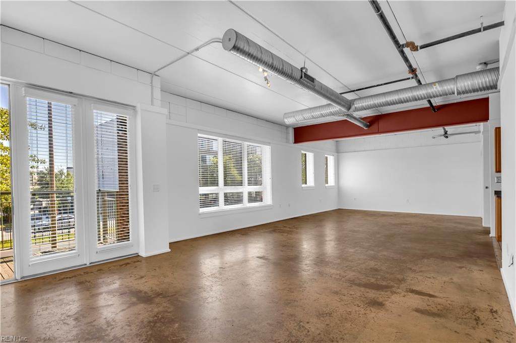 433 Saint Paul's Blvd - Photo 1