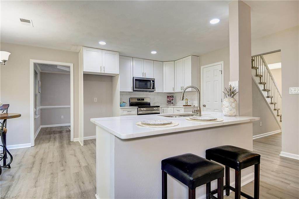 6832 Ivanhoe Ct - Photo 1