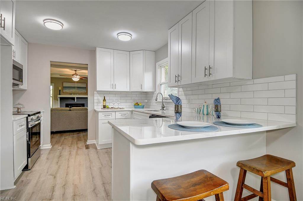 728 Prince Charles Ln - Photo 1