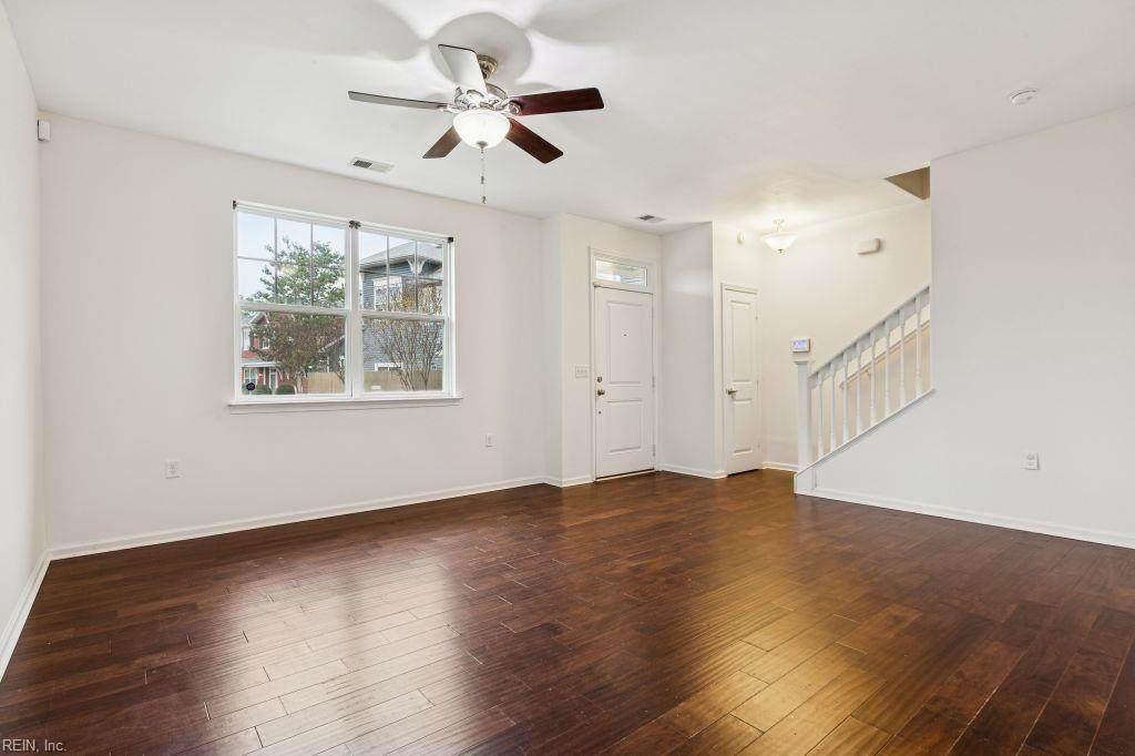 745 Lacy Oak Dr - Photo 1