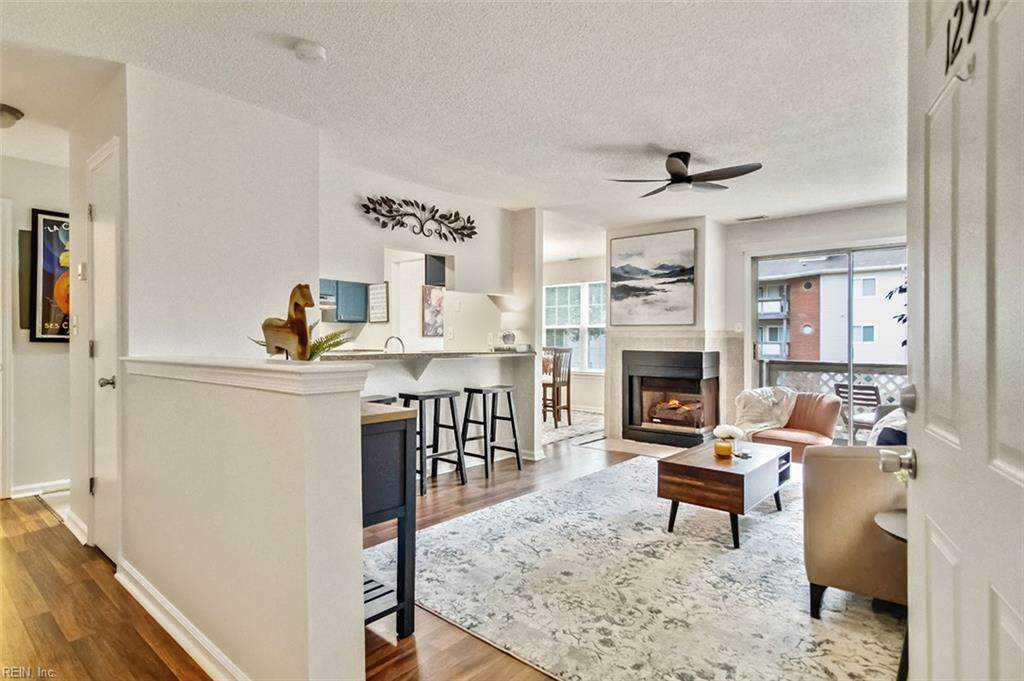 12916 Daybreak Cir - Photo 1