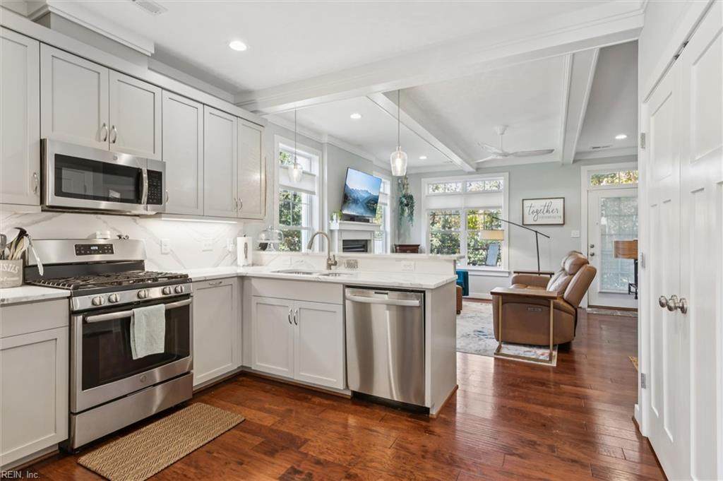 32 Village Park Ln - Photo 1