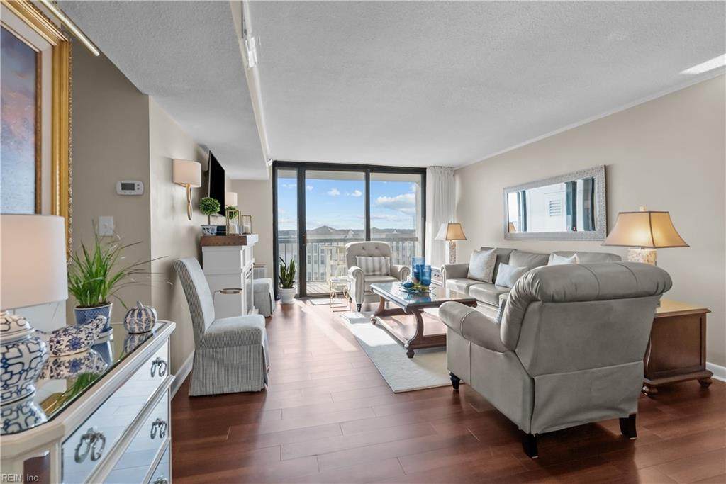 3288 Page Ave - Photo 1