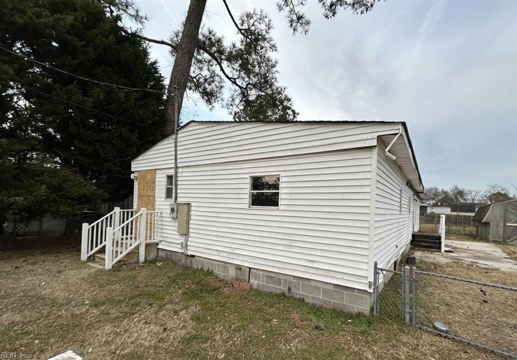 8111 Leo Ln - Photo 1