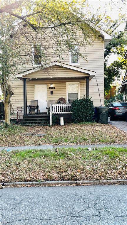 835 42nd St - Photo 1