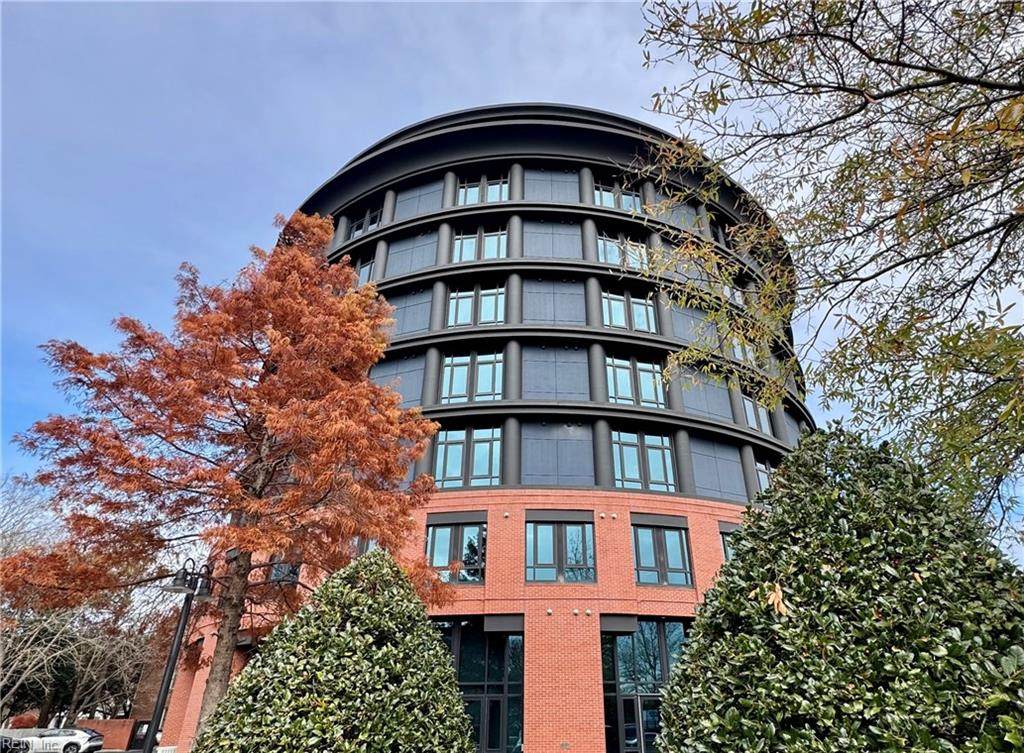 415 Saint Pauls Blvd - Photo 1