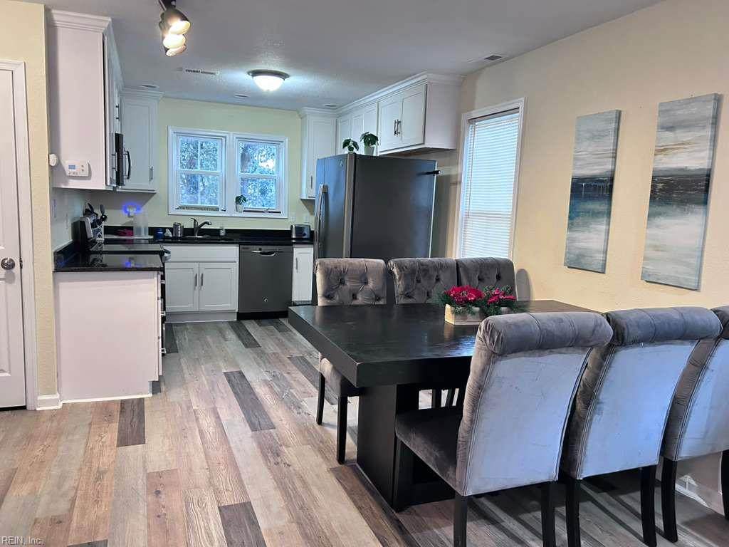 9573 6th Bay St - Photo 1