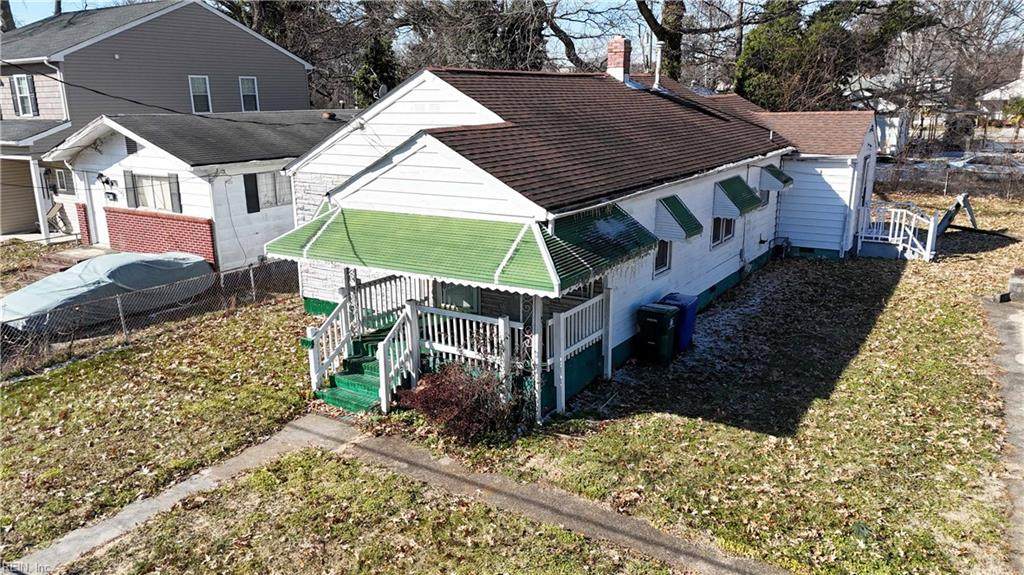 723 Center Ave - Photo 1