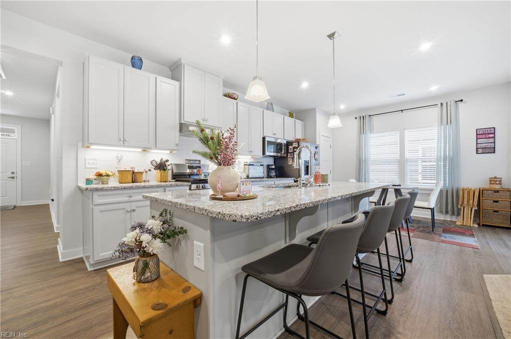 2104 Mainsail Dr - Photo 1