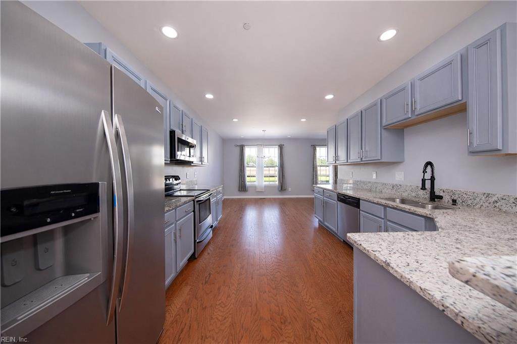 150 Hemisphere Cir - Photo 1