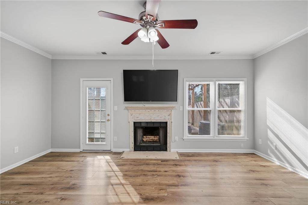 729 Creekside Cres - Photo 1