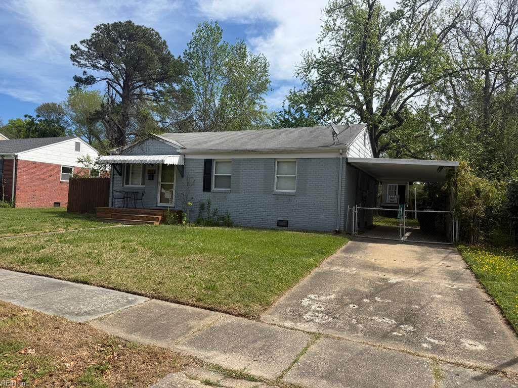 5404 Douglas St - Photo 1