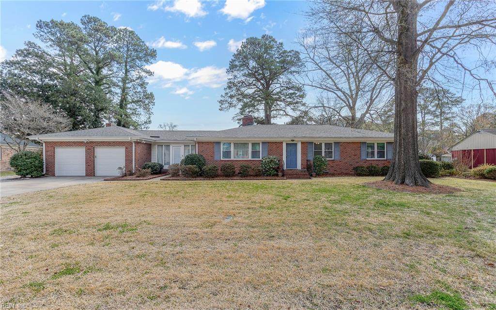 5220 Lake Cir - Photo 1