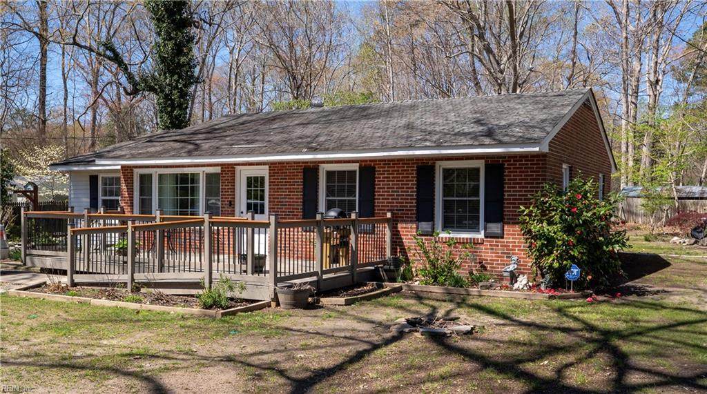 104 Schenck Dr - Photo 1