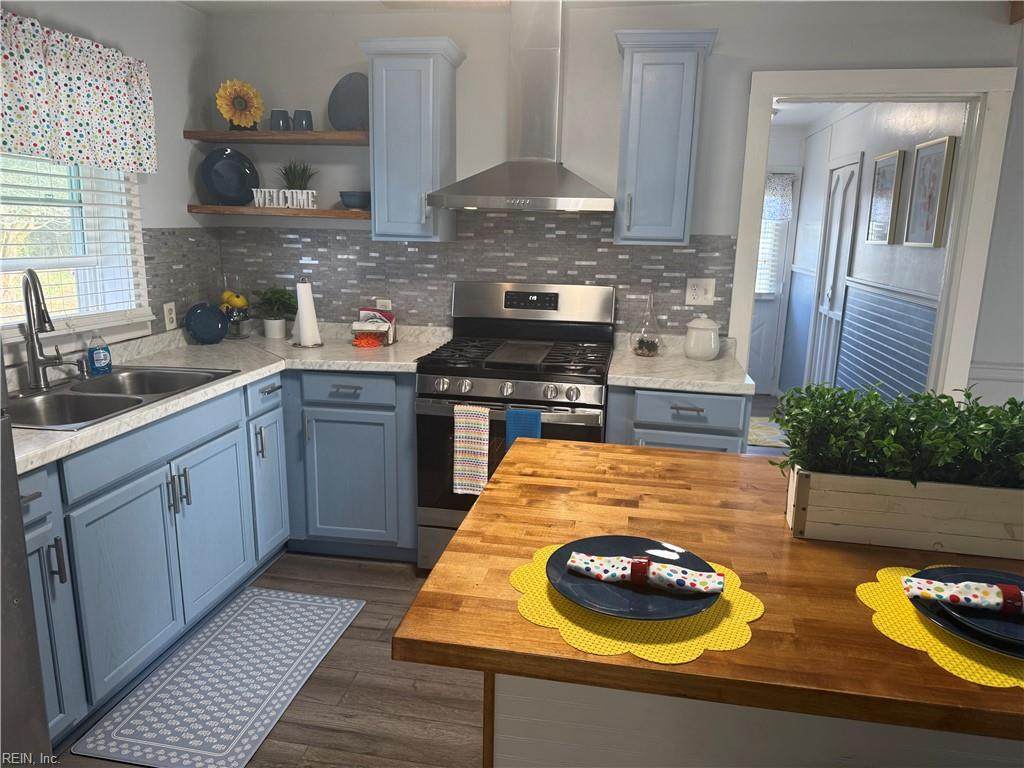 17063 Station Ln - Photo 1