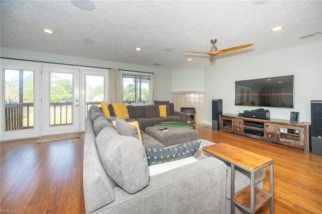 1250 Foursome Ln - Photo 1
