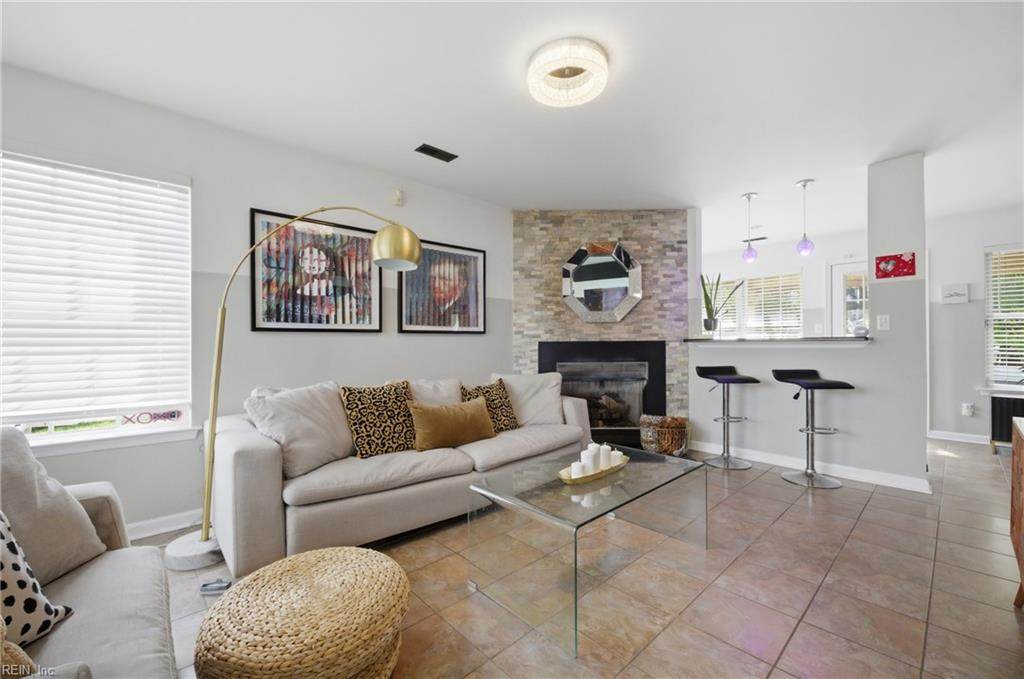 924 Andover Ct - Photo 1