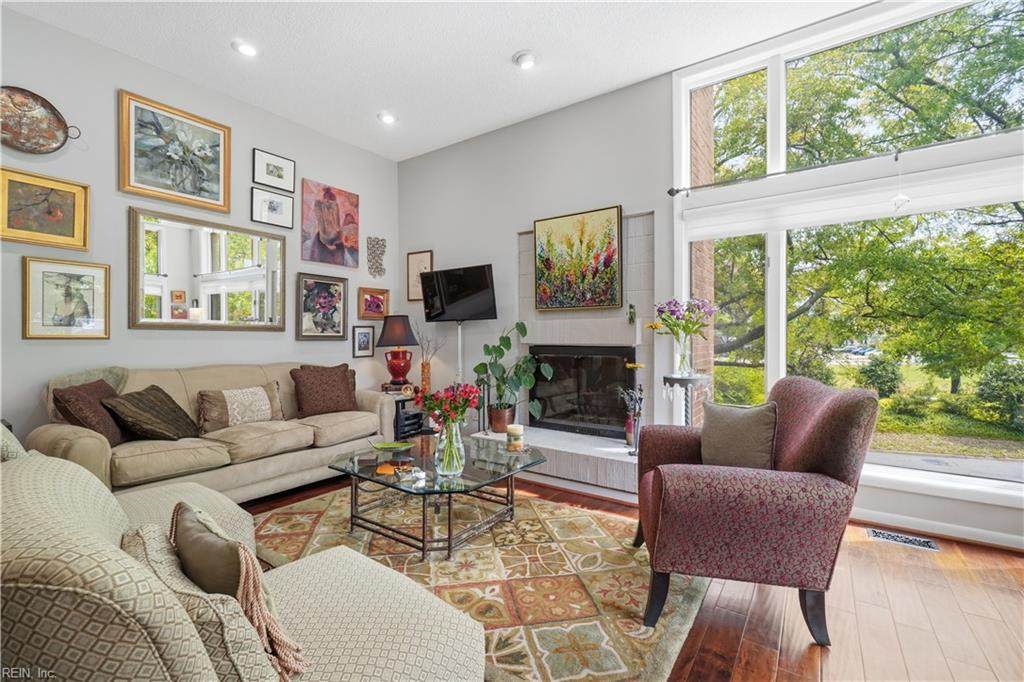 696 Mowbray Arch - Photo 1