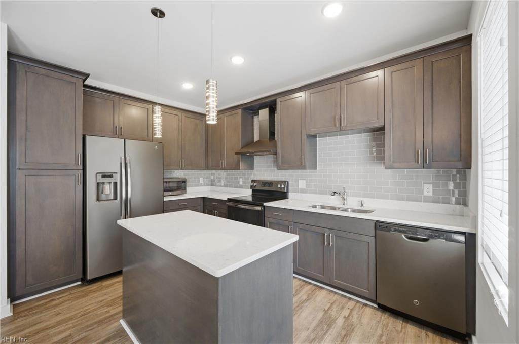 7922 Shore Dr - Photo 1