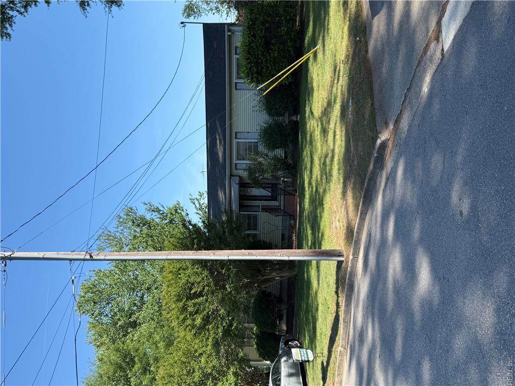 1004 76th St - Photo 1