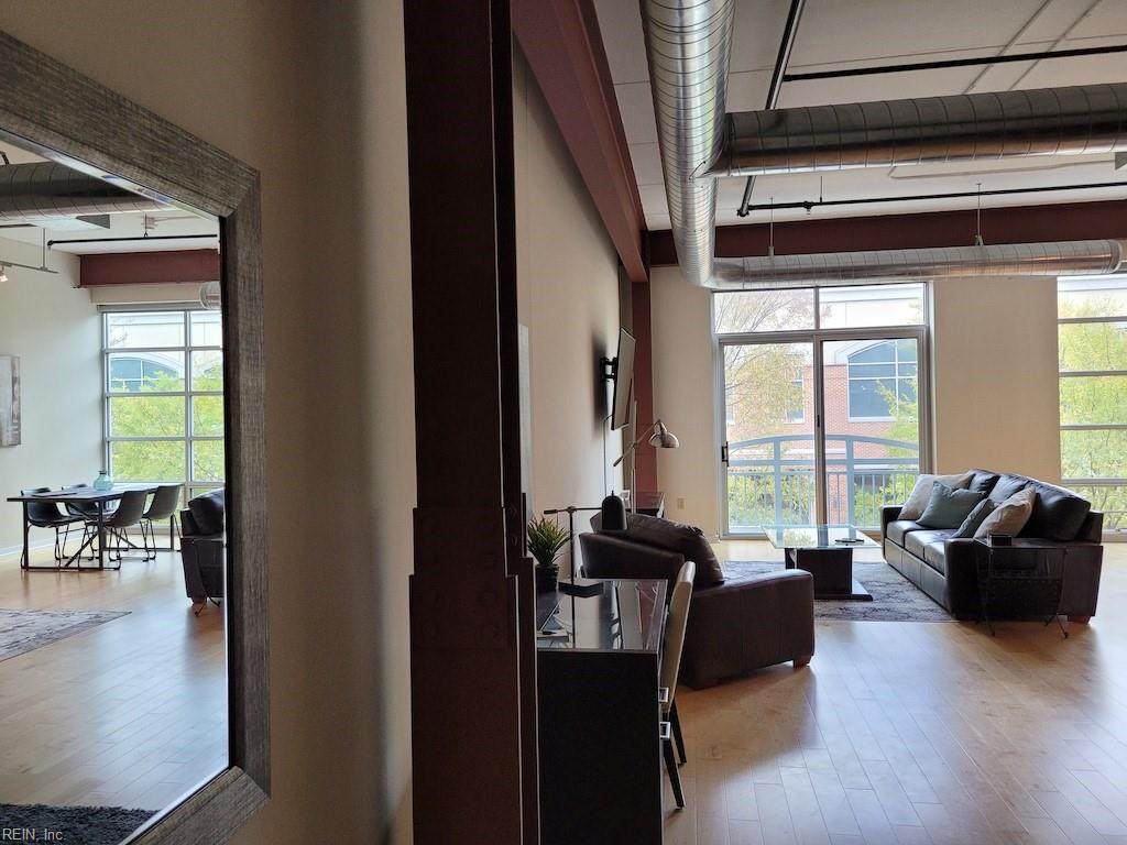 221 Market St - Photo 1