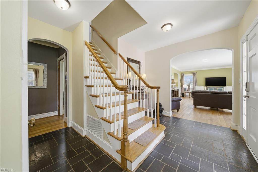 507 Dumville Ave - Photo 1
