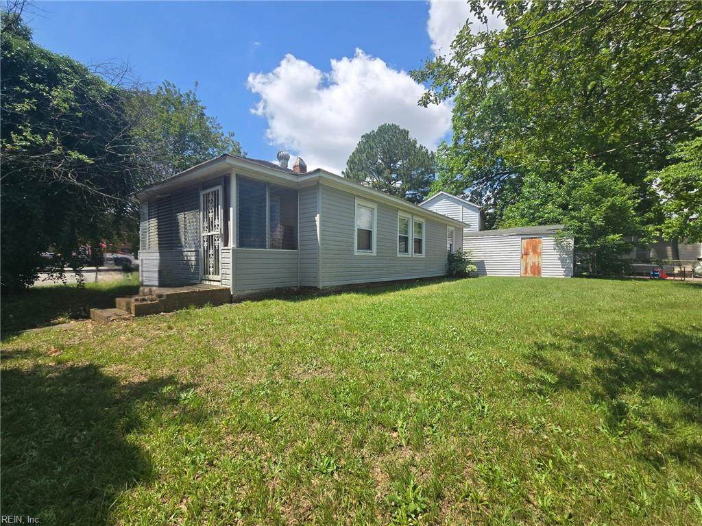 1400 Victory Blvd - Photo 1