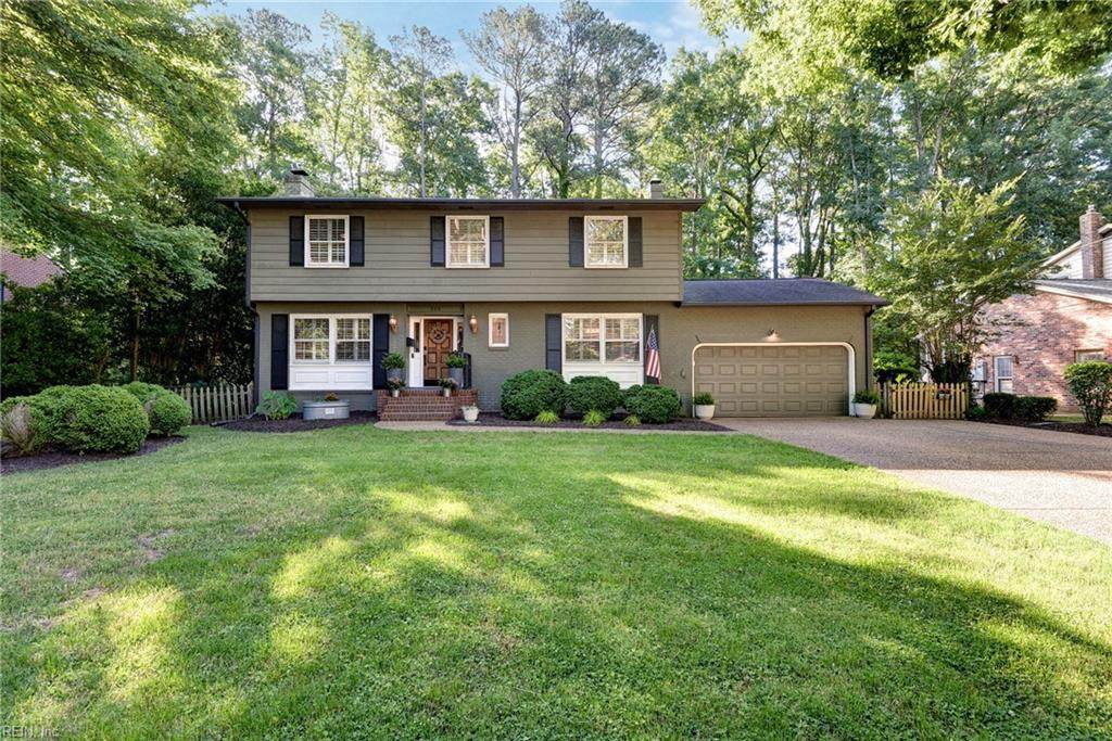 320 Parkway Dr - Photo 1