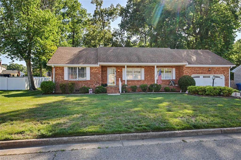 637 Reasor Dr - Photo 1
