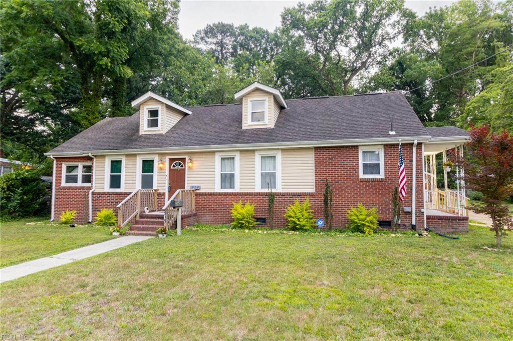 919 Sheppard Ave - Photo 1