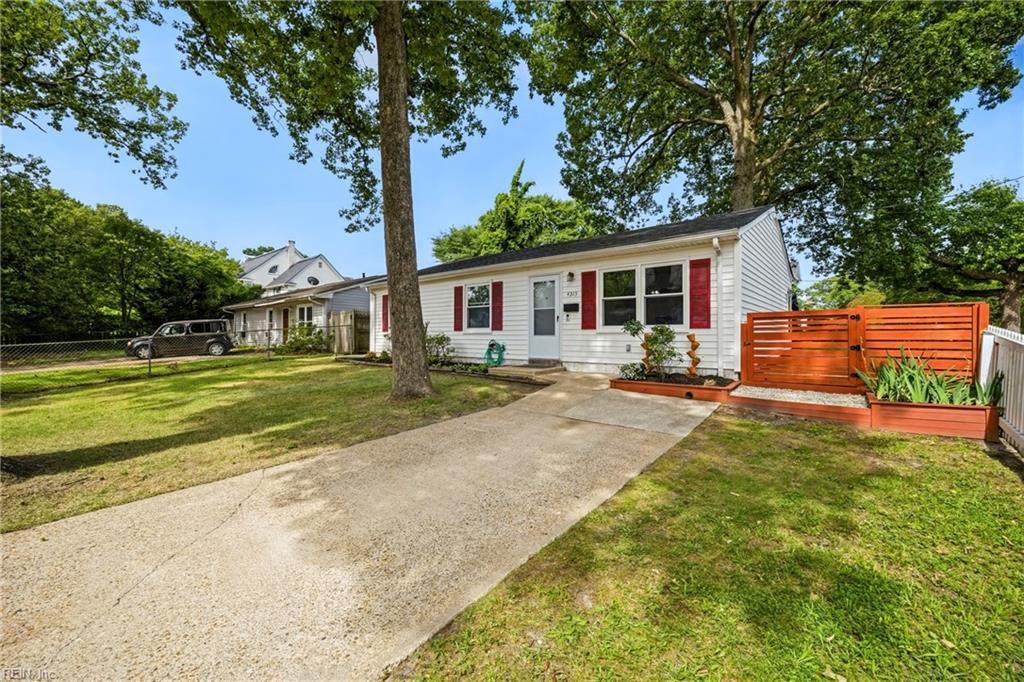4315 Gosnold Ave - Photo 1