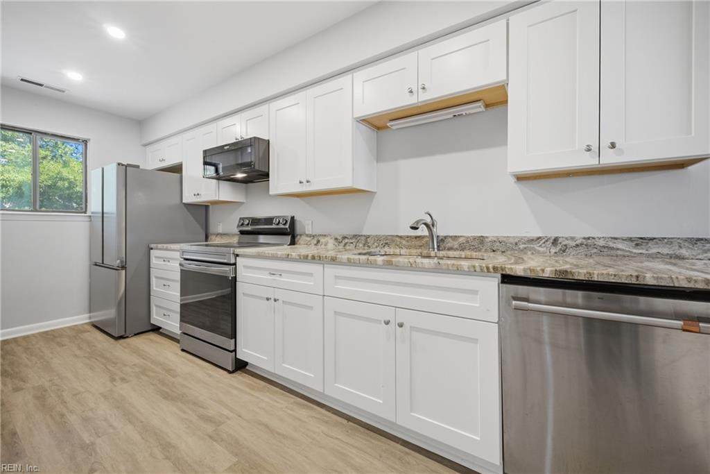 3200 Lynnhaven Dr - Photo 1