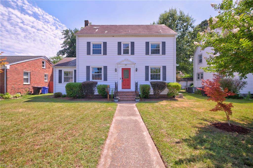 407 Sussex Dr - Photo 1