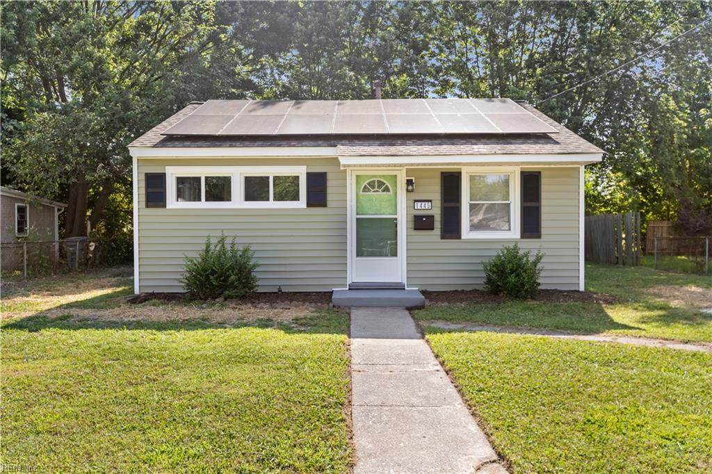 1445 Oakcrest Dr - Photo 1