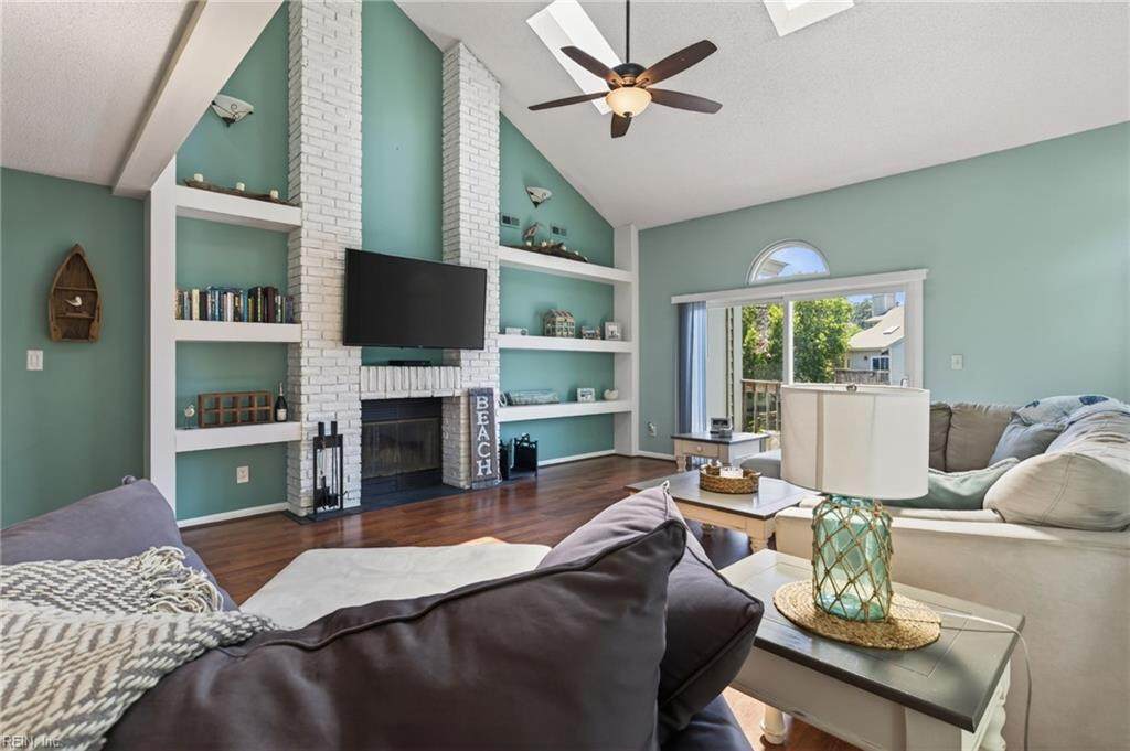 457 Lake Cir - Photo 1