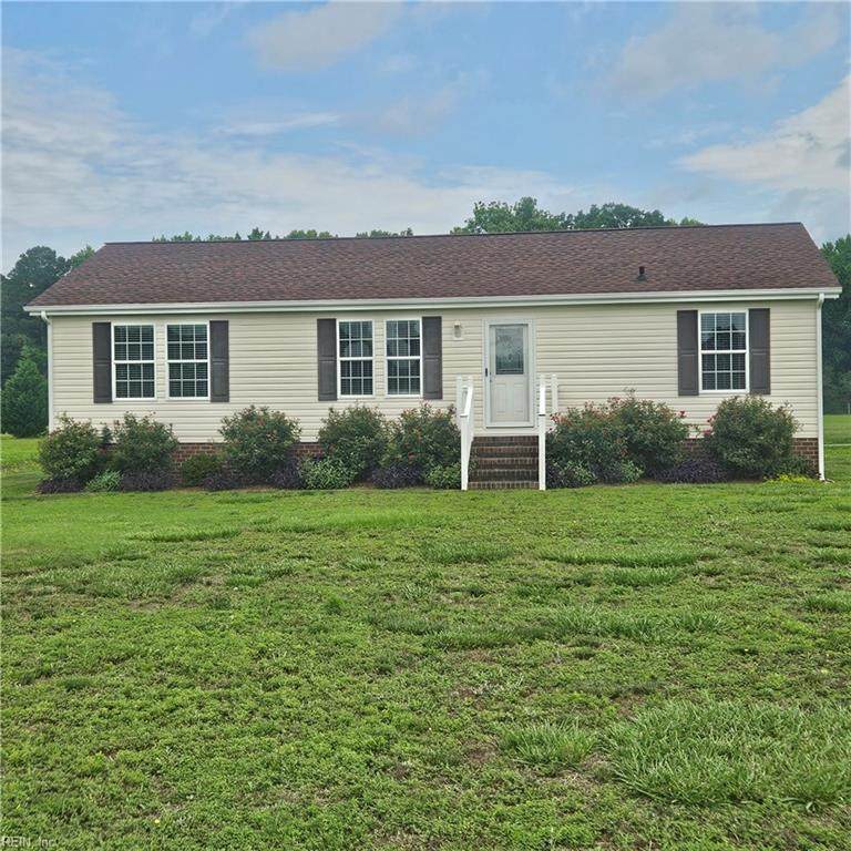 563 Daniels Rd - Photo 1