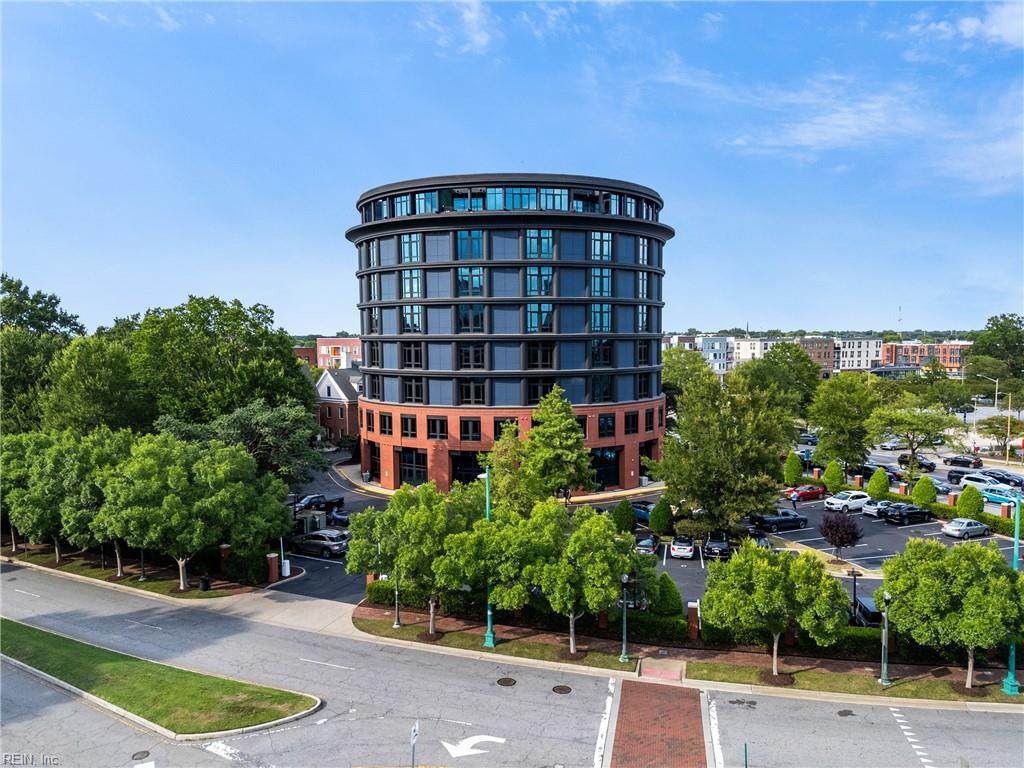 415 Saint Pauls Blvd - Photo 1