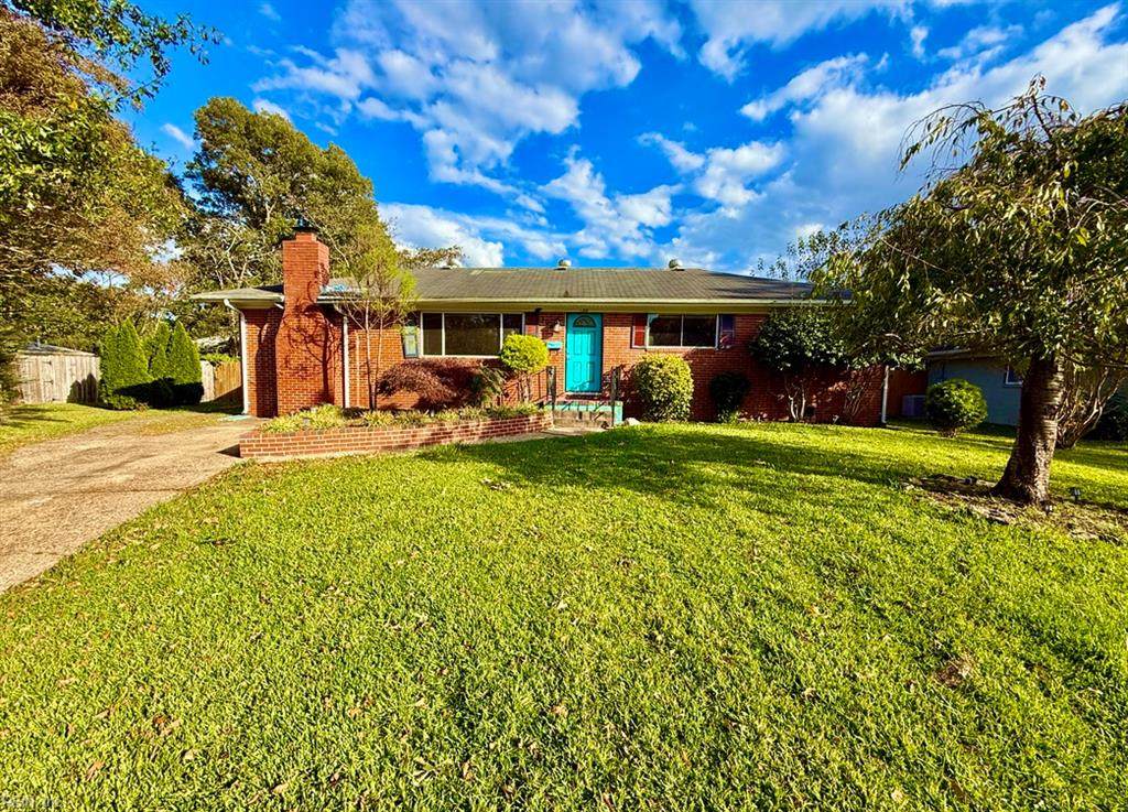 704 Sullivan Cir - Photo 1