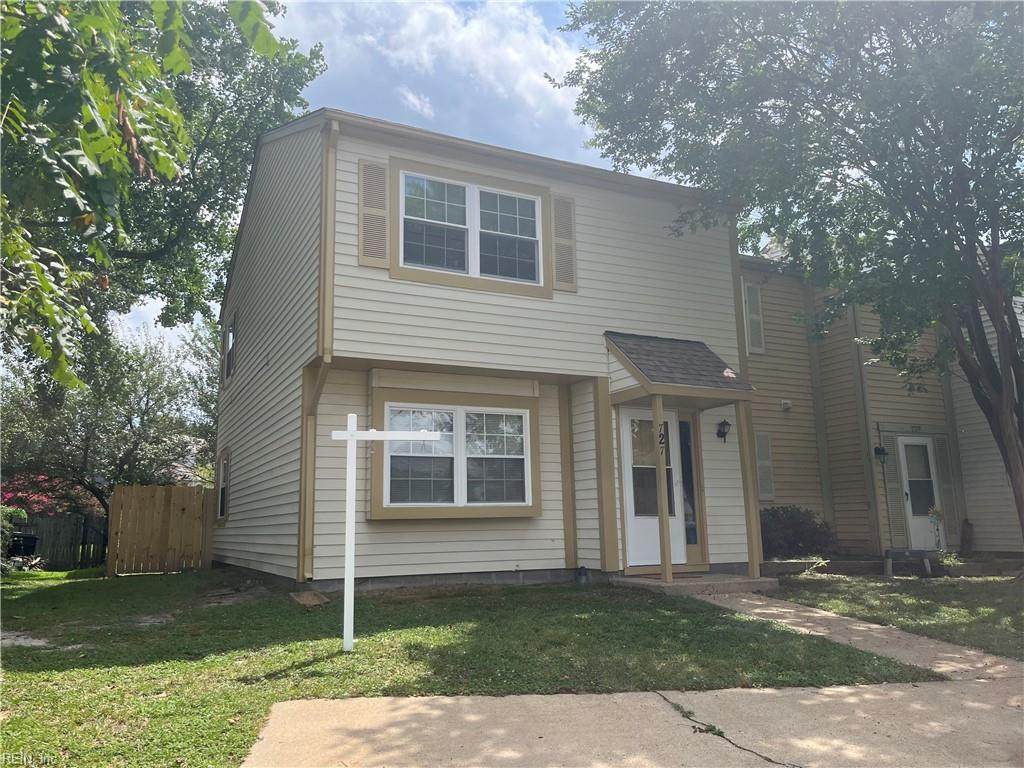 727 Spence Cir - Photo 1