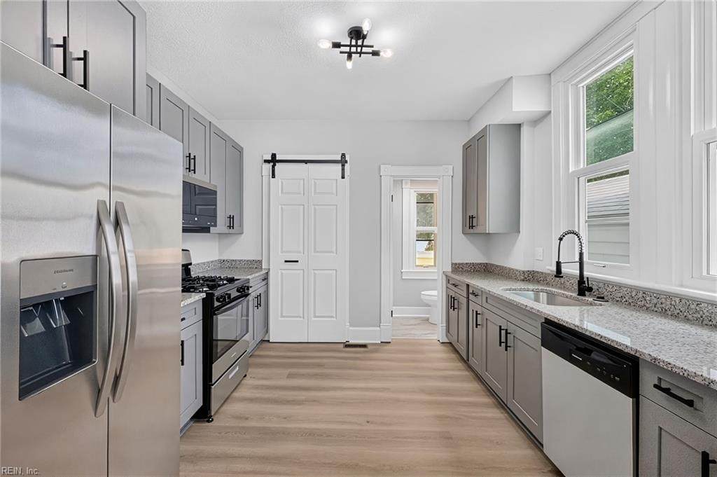 3601 Newport Ave - Photo 1